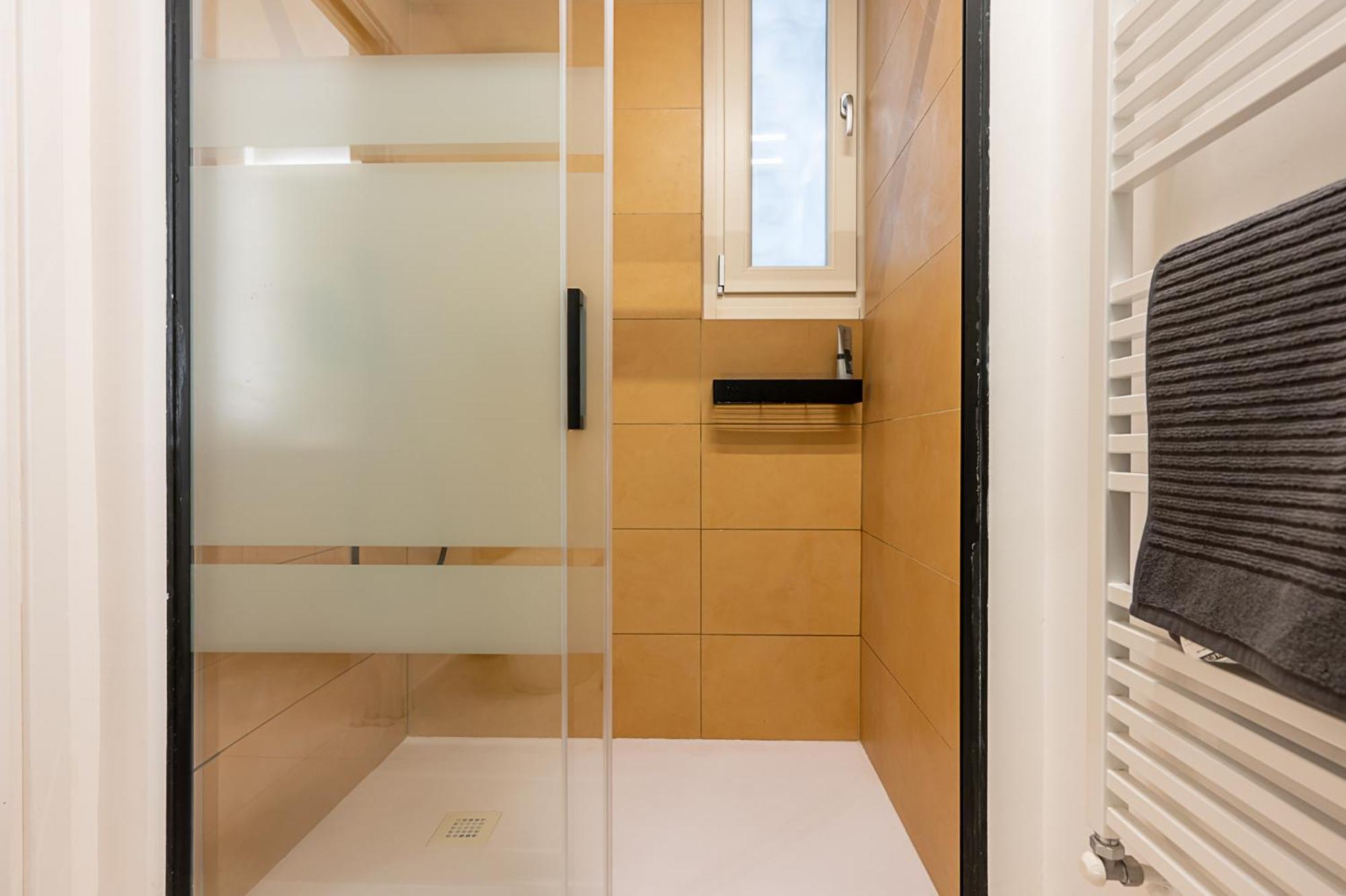 Madamin 9 - Contemporary Suite In A Prestigious Building 都灵 外观 照片